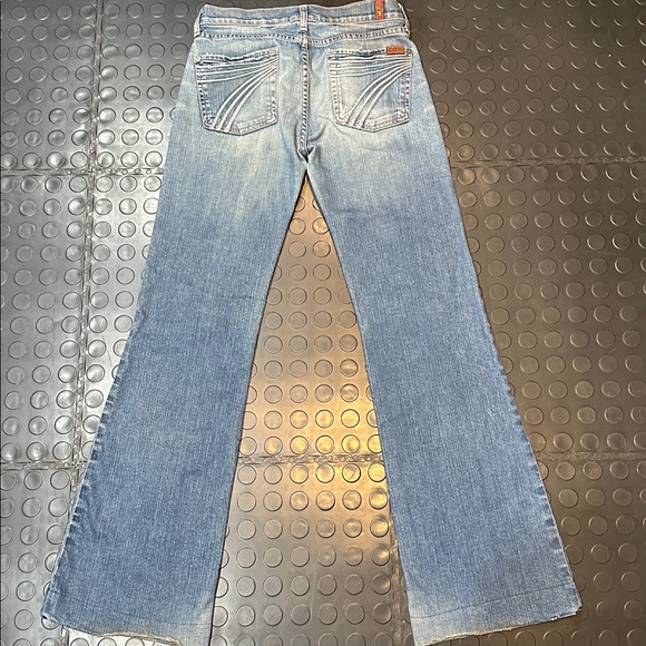 Dojo 28 x 31 x 8  —-7 For All Mankind Faded Blue Mid-Rise Jeans - Picture 3 of 11
